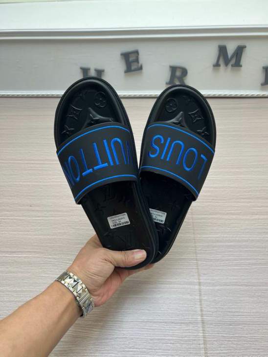 Picture of Louis Vuitton Slippers _SKULVsz38-44mnf05241303